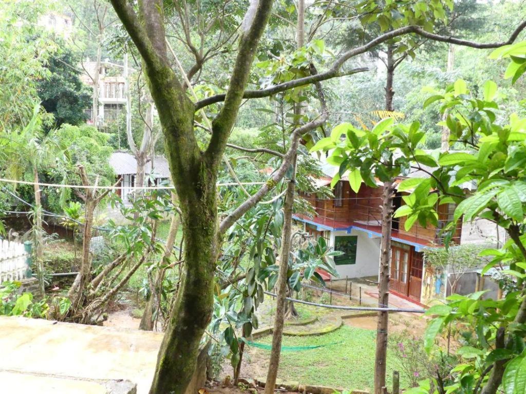 White House Riverside Retreat Nallathanniya Exterior foto